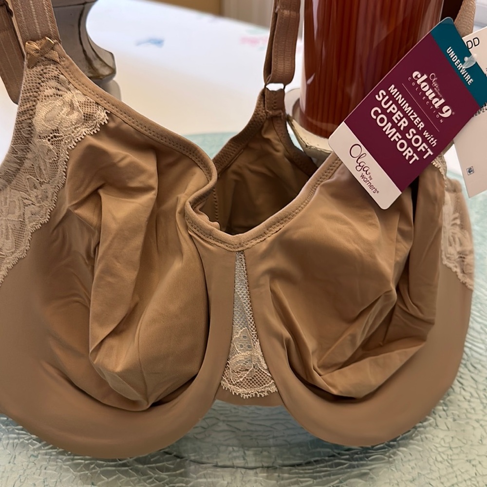 Olga Cloud 9 Underwire Bra NWT